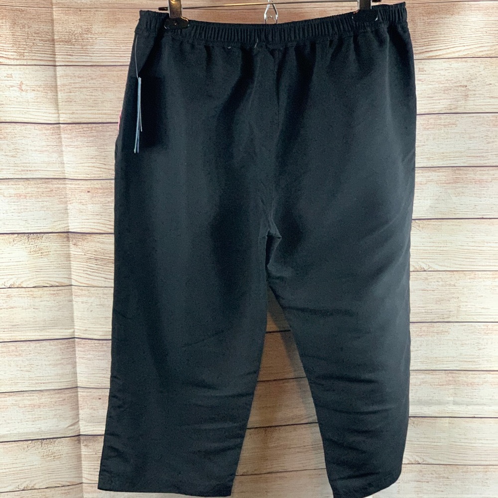 NWT.  N.Y.L. Capri Pants - Picture 2 of 6